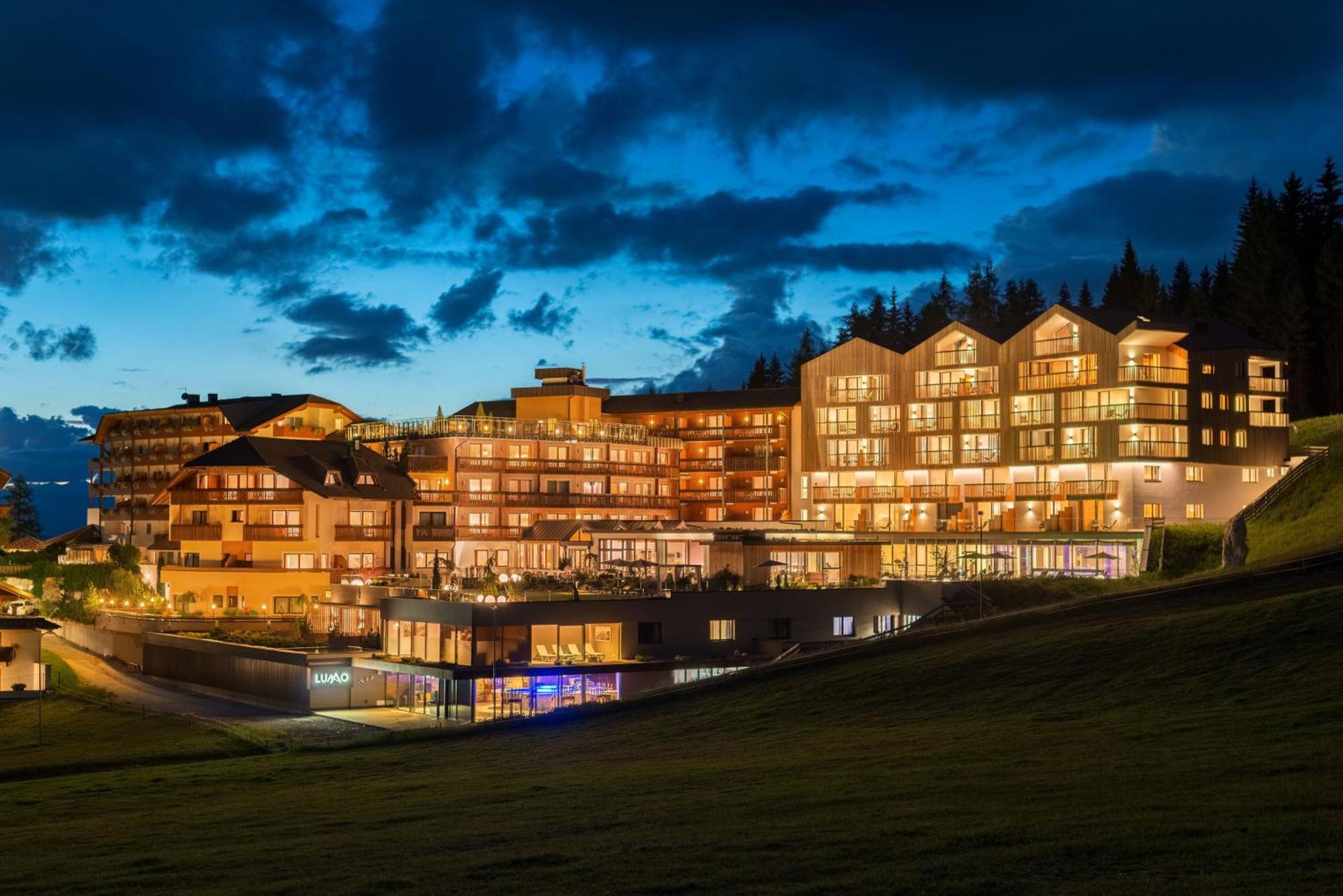Hotel Cristal Obereggen Bagian luar foto